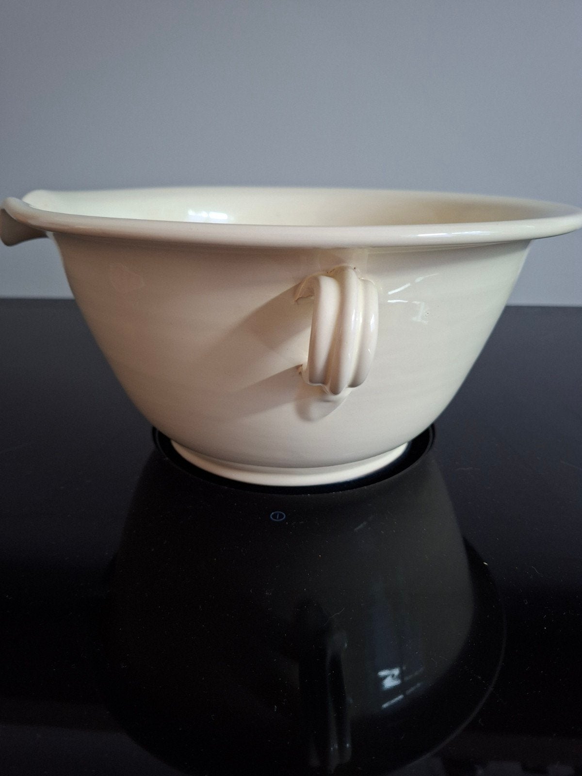 Vintage Crème Keramische Beslagkom met Tuit en Handvatten, Ophalen of Verzenden
