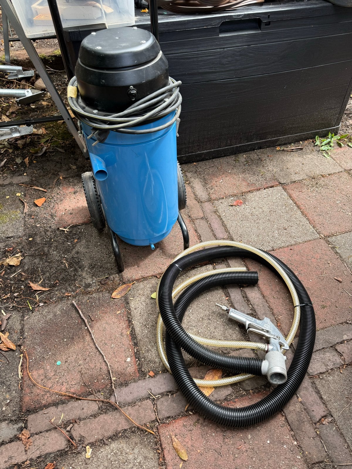 Ongebruikte stofvrije zandstraler met stofafzuiging, Ophalen, Zo goed als nieuw