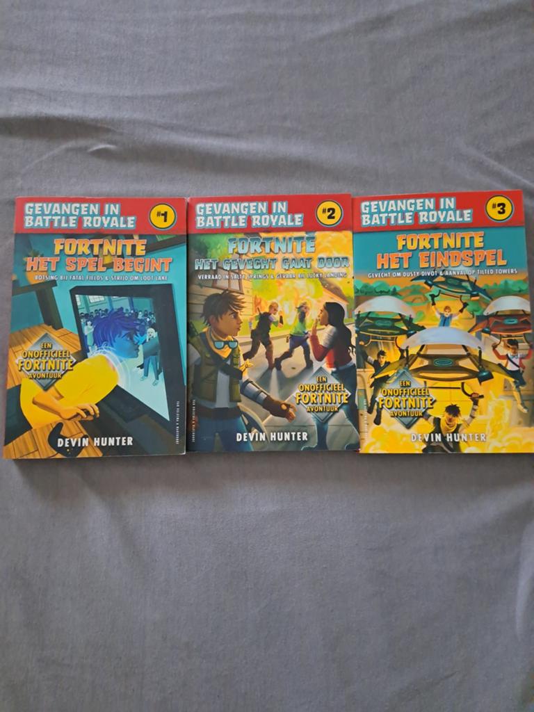 Fortnite boeken Gevangen in Battle Royale deel 1, 2 en 3, Ophalen of Verzenden, Zo goed als nieuw, Devin Hunter, Fictie algemeen