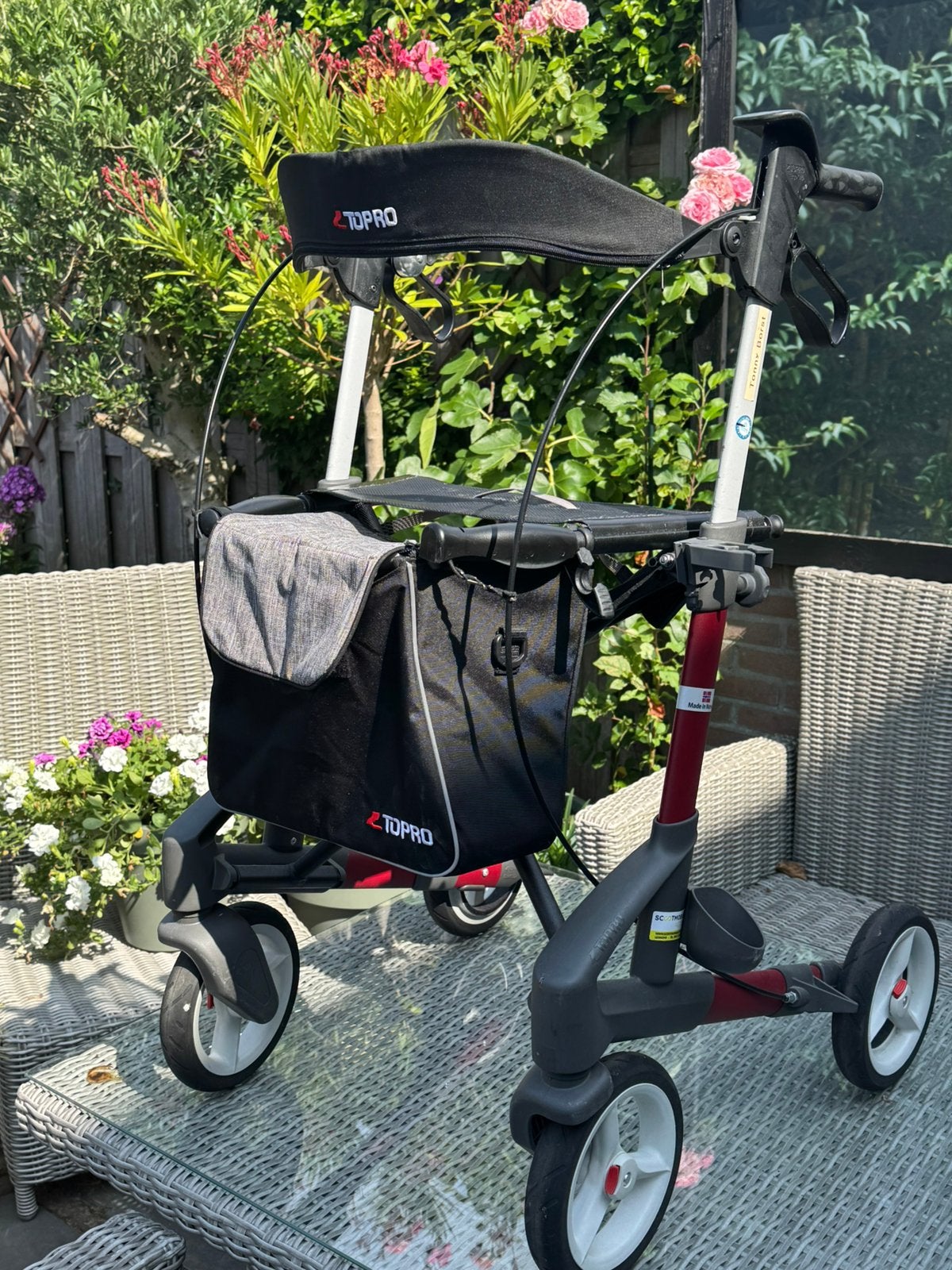Zeer lichtgewicht Topro Troja 5G rollator nieuwstaat!!, Diversen, Rollators, Ophalen of Verzenden, Lichtgewicht, Zo goed als nieuw