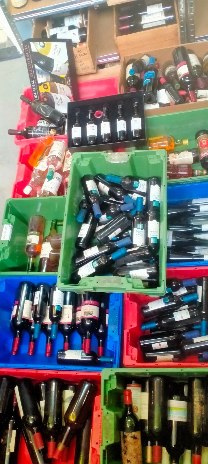 Diverse collectie volle wijnflessen, Ophalen, Gebruikt, Overige gebieden, Rode wijn