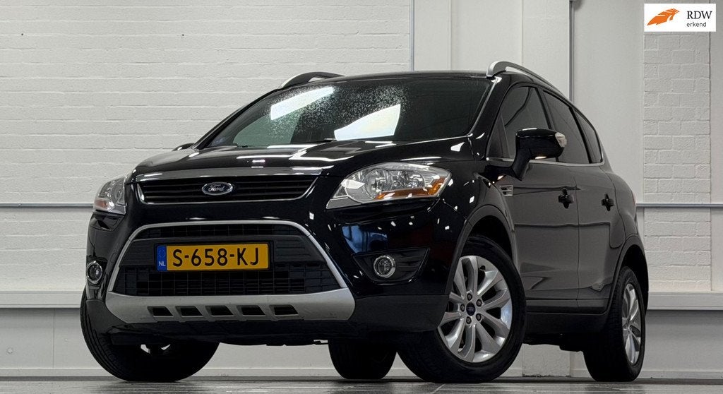 Ford Kuga 2.5i 20V Titanium Trekhaak Leer Mooi! Garantie, Euro 5, Gebruikt, Zwart, 1553 kg