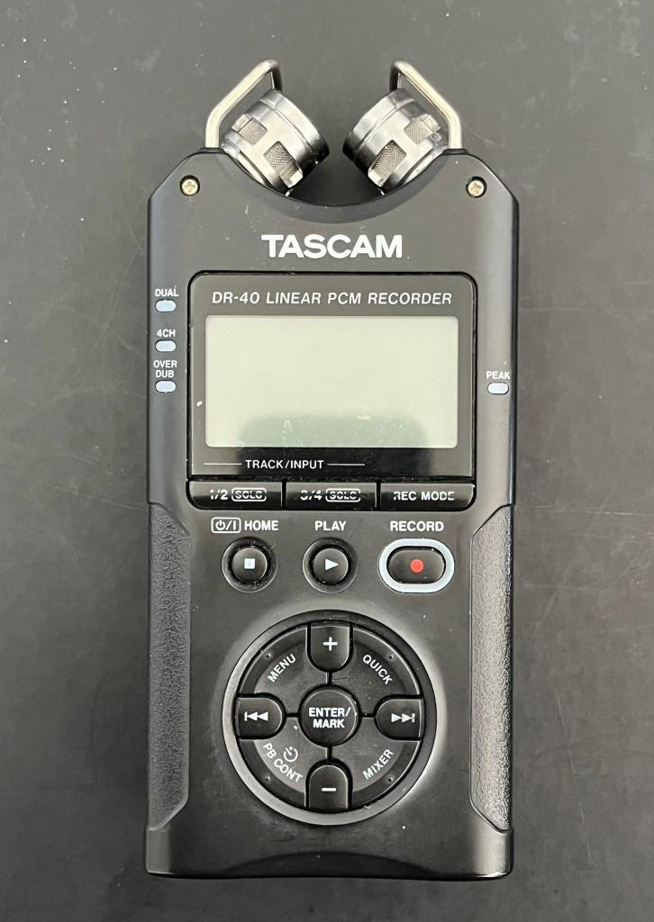Tascam DR40 die in de taskan (portable handheld recorder), Muziek en Instrumenten, Mengpanelen, Ophalen of Verzenden, Zo goed als nieuw