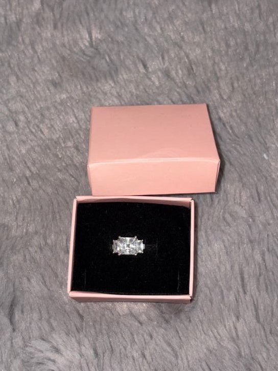 Zilveren ring met zirkonia stenen, Met kristal, Ophalen of Verzenden, Zo goed als nieuw, 17 tot 18