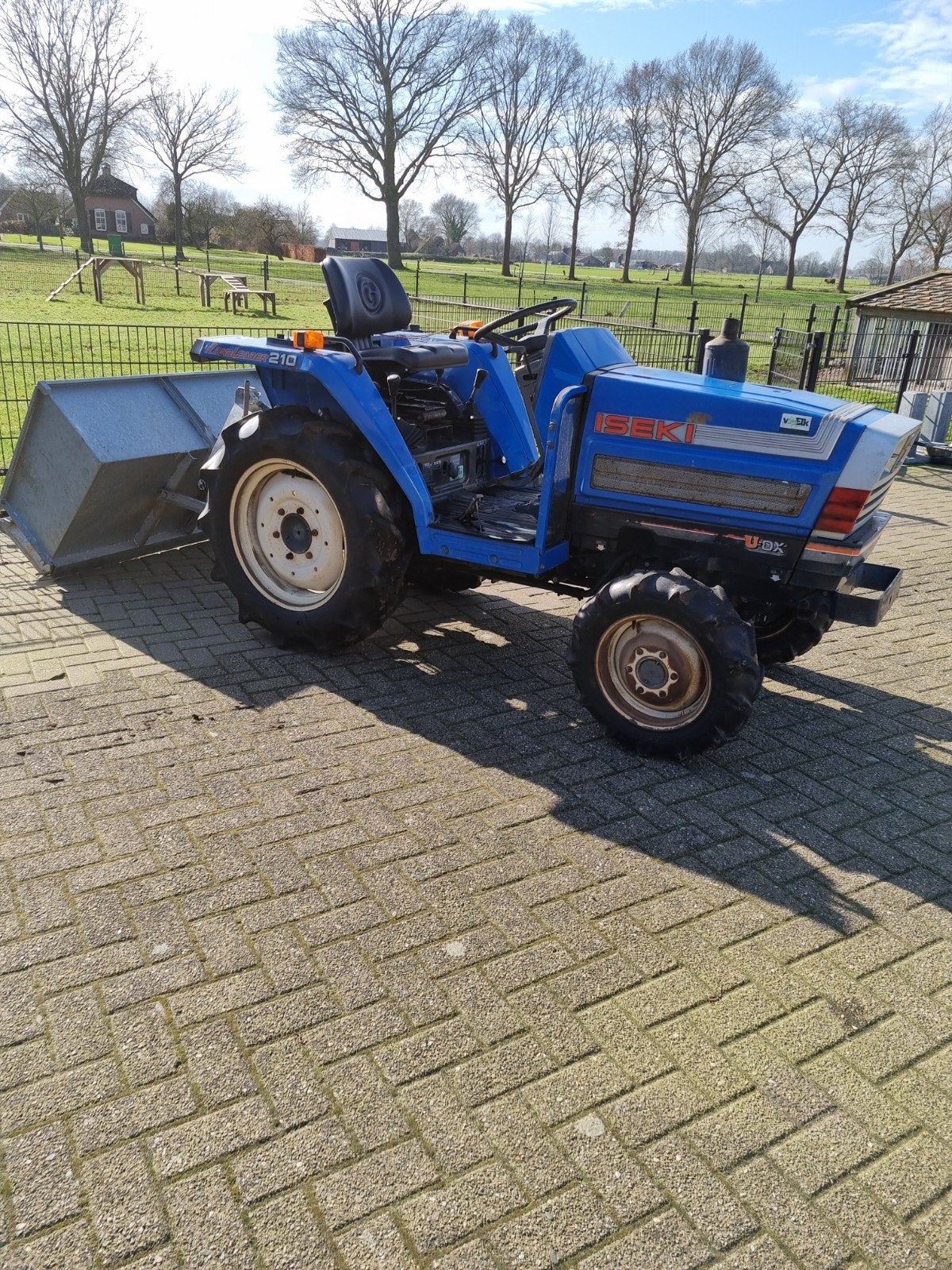 iseki TA 210 met stuurbekrachtiging aanbouwdelen, Gebruikt, Tot 2500, Tot 80 Pk, Ophalen