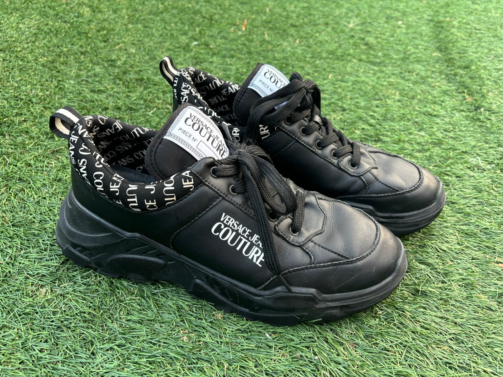 Versace Jeans Couture Sneakers Maat 44 Zwart, Kleding | Heren, Schoenen, Ophalen of Verzenden, Zo goed als nieuw, Zwart, Sneakers of Gympen