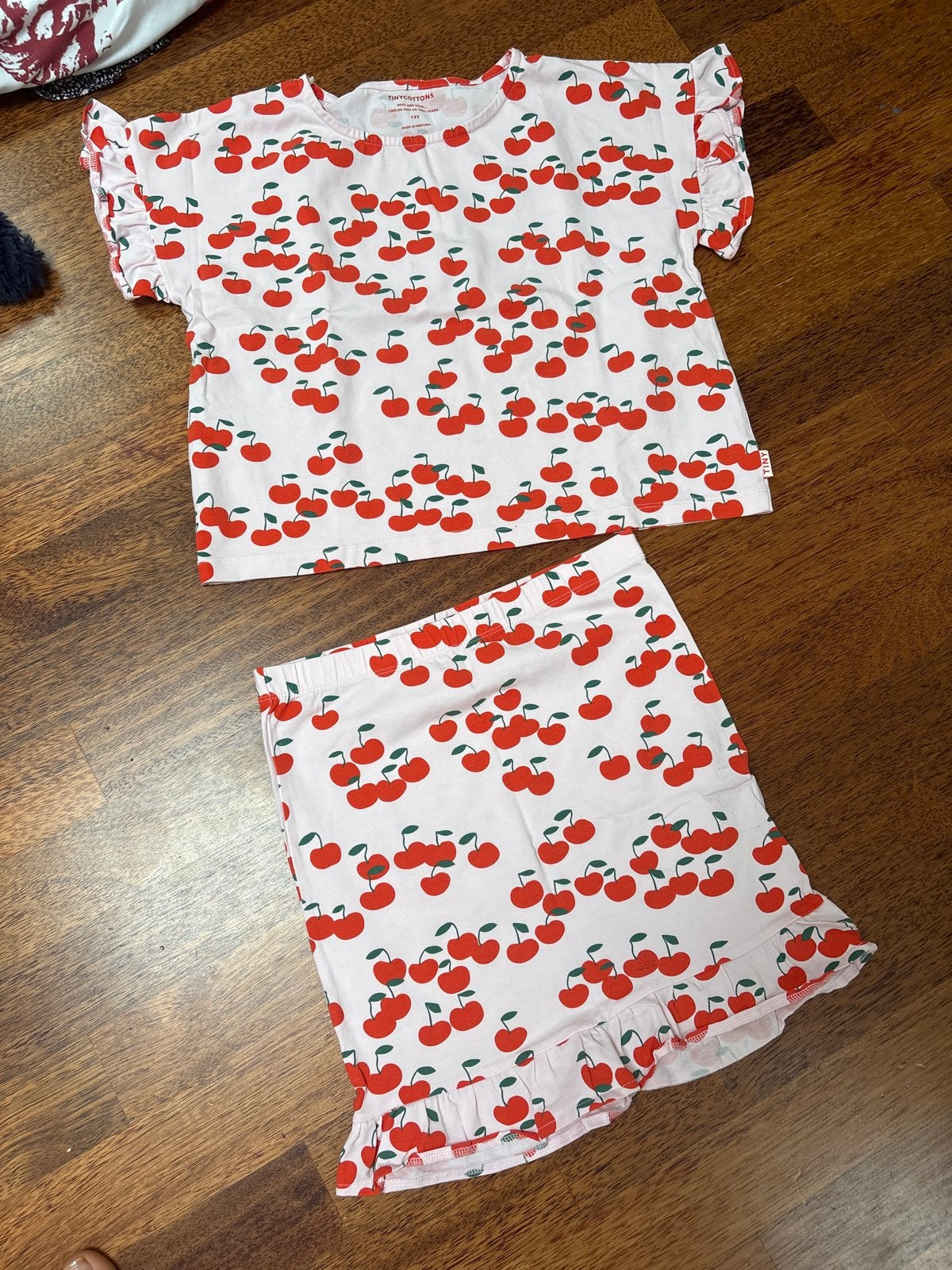 Tinycottons kersensetje - shirt en rokje maat 152 (12Y), Ophalen of Verzenden, Zo goed als nieuw, Maat 152