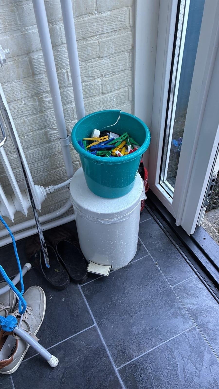 Witte prullenbak met pedaal, Ophalen, Gebruikt, Kunststof, Met pedaal