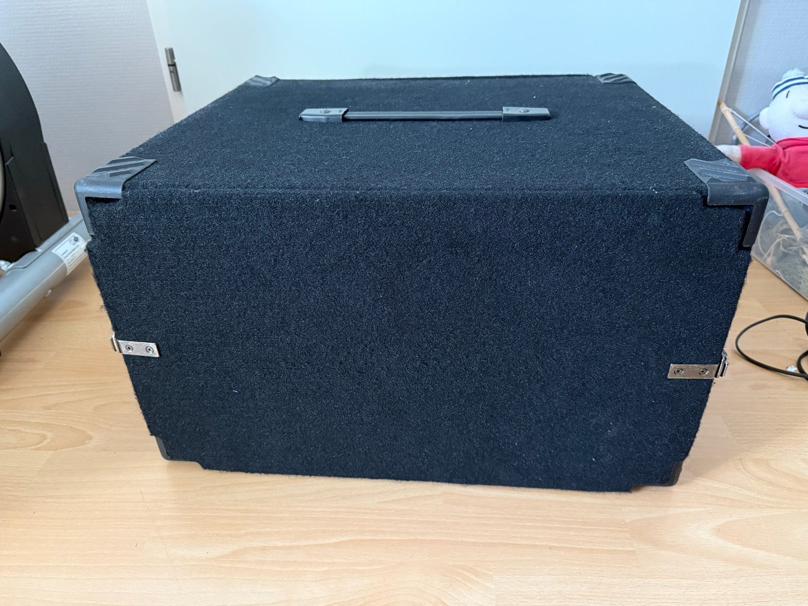 Zwarte 19 inch case, Ophalen of Verzenden, Gebruikt, Gitaar, Minder dan 50 watt