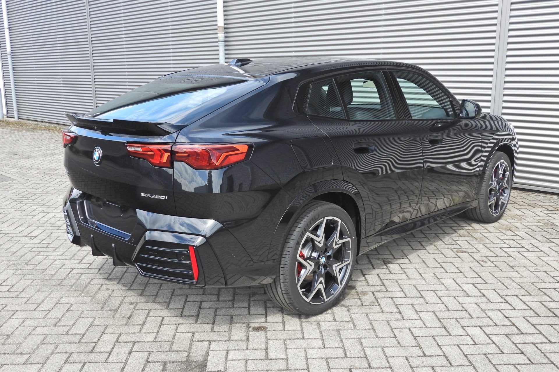 BMW X2 sDrive20i M Sport Automaat / Panoramadak / Trekhaak /, Auto's, Dealer onderhouden, X2, Zwart, 156 pk