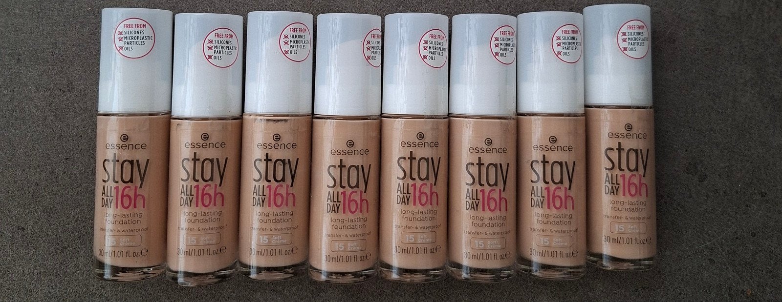 Essence foundation Nr. 15. ongeopend 8x, Ophalen of Verzenden, Nieuw, Overige kleuren, Gehele gezicht