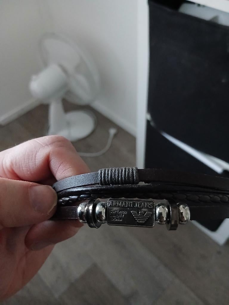 Armani armband 10 euro (gucci,versace ,louis vuitton)), Ophalen of Verzenden, Zo goed als nieuw, Zwart, Leer