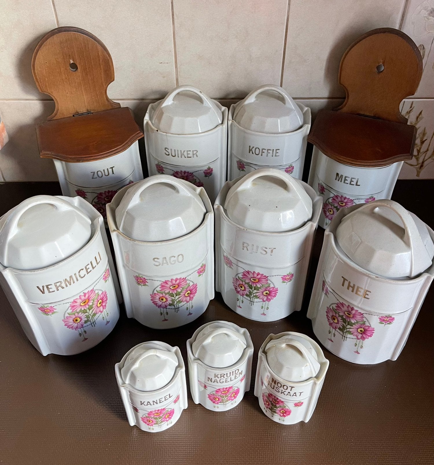 Vintage witkeramische voorraadset 11 potten met roze bloemen, Antiek en Kunst, Antiek | Porselein, Ophalen of Verzenden