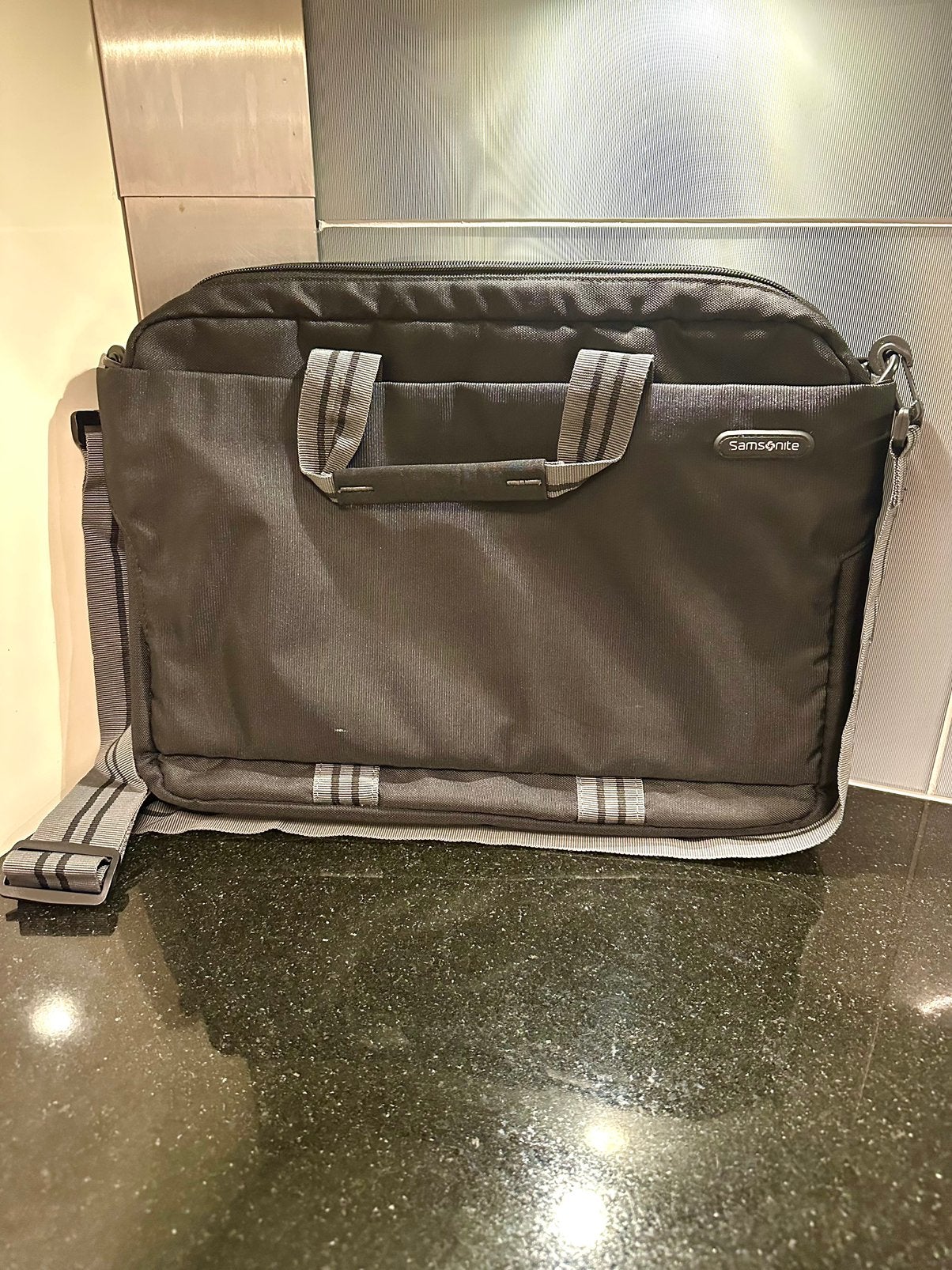 Samsonite laptoptas, Computers en Software, Laptoptassen, 15 inch, Ophalen of Verzenden, Zo goed als nieuw, Zwart