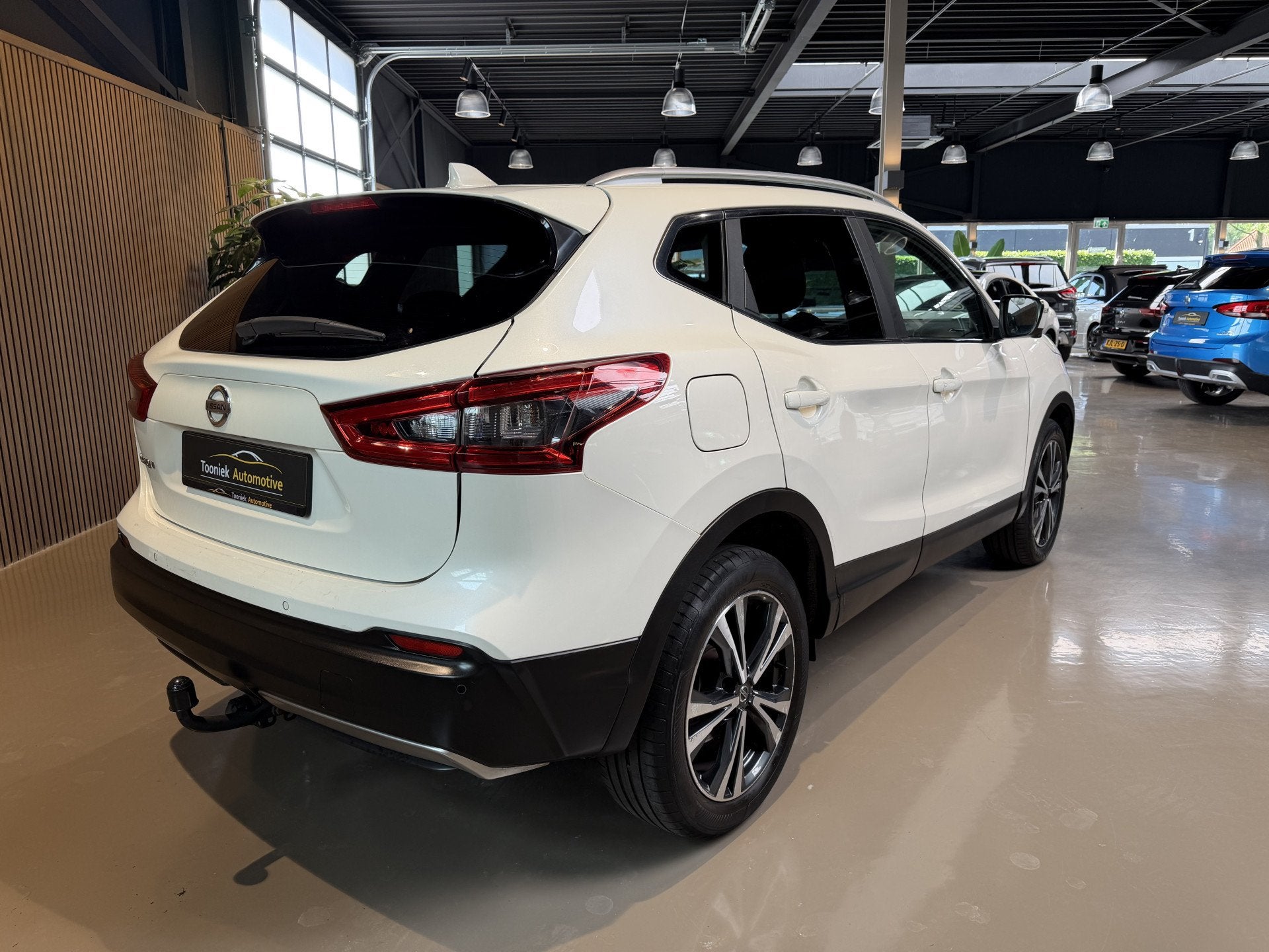 Nissan QASHQAI 1.2 N-Connecta Automaat Panorama navigatie lm, Auto's, Stof, Gebruikt, 4 cilinders, Met garantie (alle)