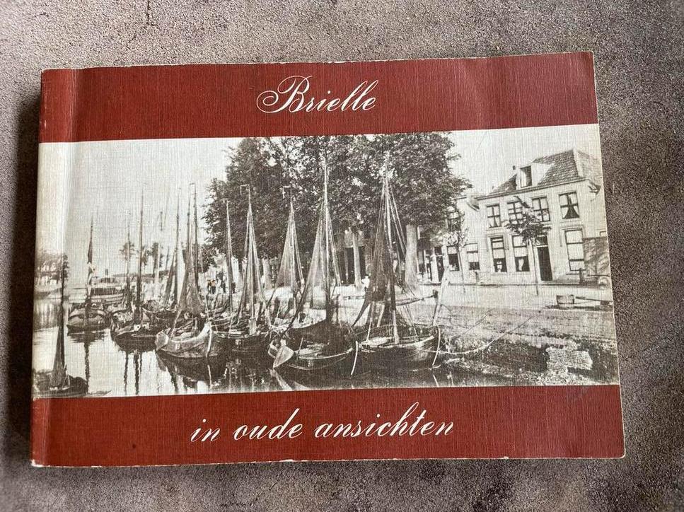 Brielle in oude ansichten, Ophalen of Verzenden, Gelezen
