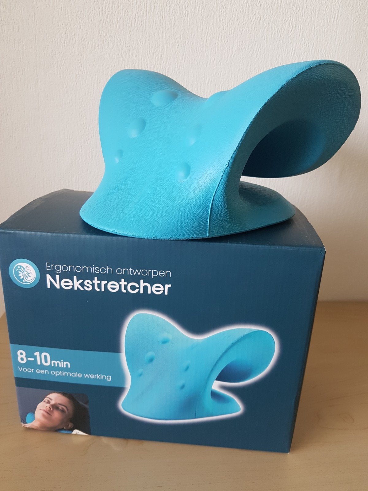 Ergonomisch ontworpen nekstretcher NEW2075 - NIEUW in doos, Sport en Fitness, Ophalen of Verzenden, Nieuw