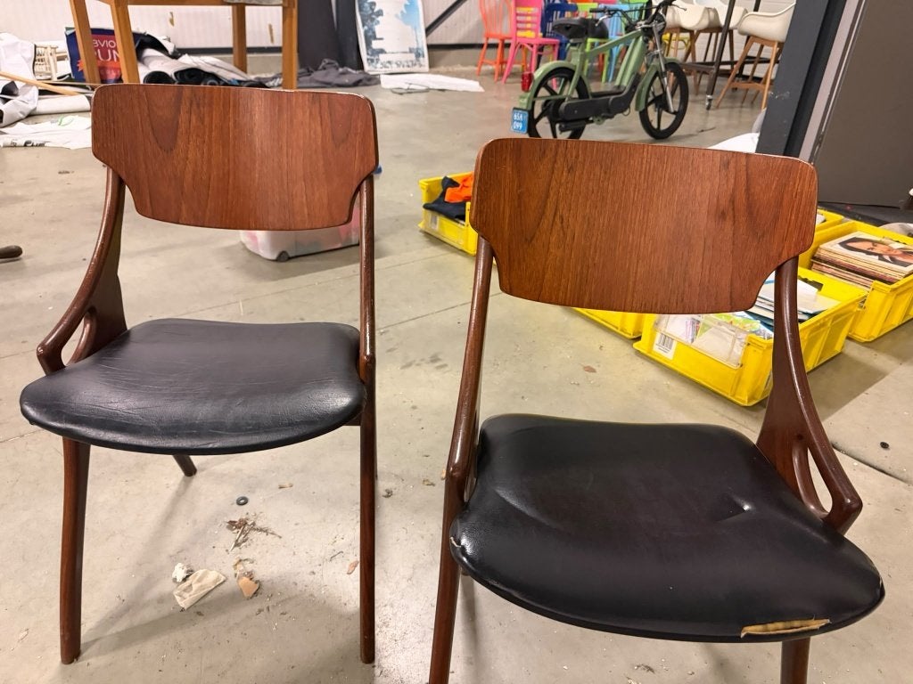 Arne Hovmand-Olsen eetkamerstoelen, Huis en Inrichting, Ophalen, Gebruikt, Twee, Bruin