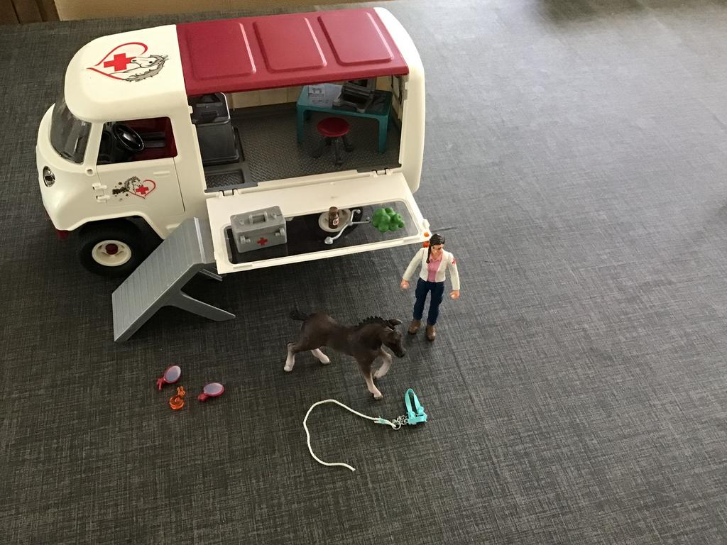 Schleich mobiele dierenkliniek nr 42370, Ophalen, Zo goed als nieuw, Jongen of Meisje