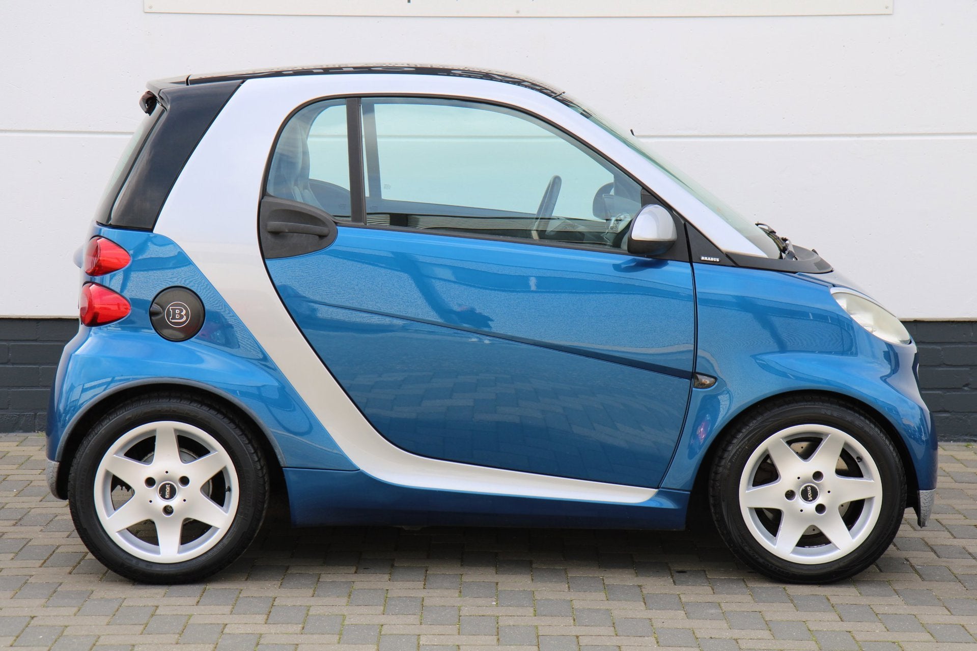 Smart Fortwo coupé 1.0 mhd Brabus Pano Airco NAP uniek !, Automaat, Achterwielaandrijving, Gebruikt, Zwart