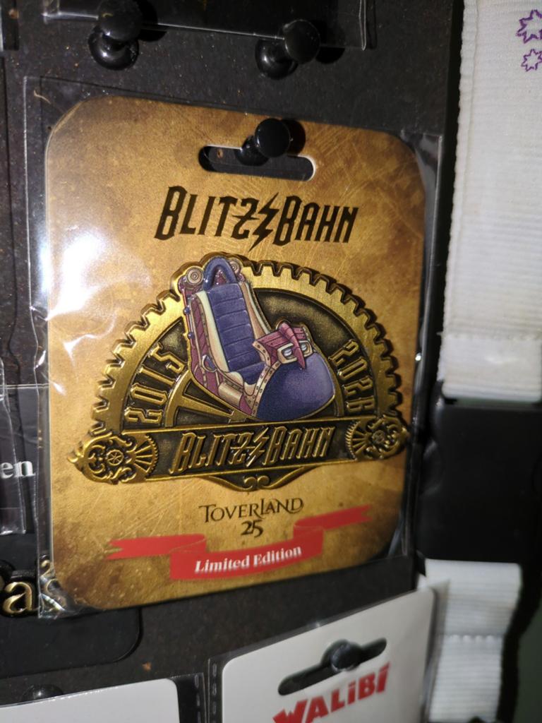 Blitz Bahn Afscheidspin (Maximus Blitz Bahn), Verzamelen, Ophalen of Verzenden, Nieuw, Overige onderwerpen, Speldje of Pin
