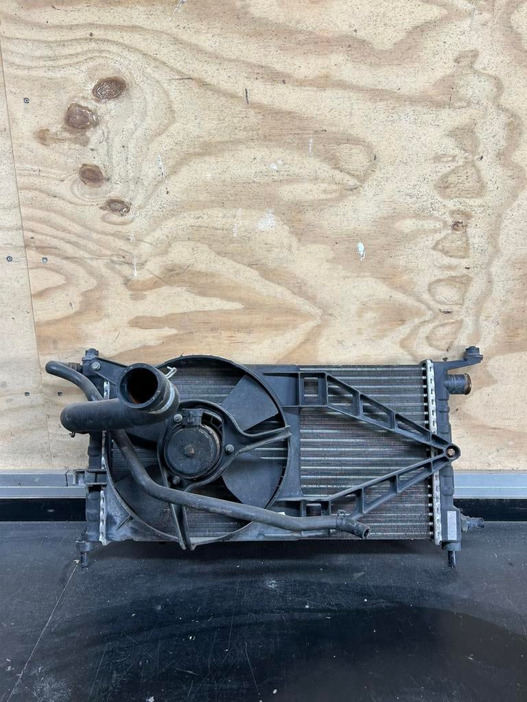 Radiateur Opel corsa b 1.2 8v, Auto-onderdelen, Ophalen, Opel