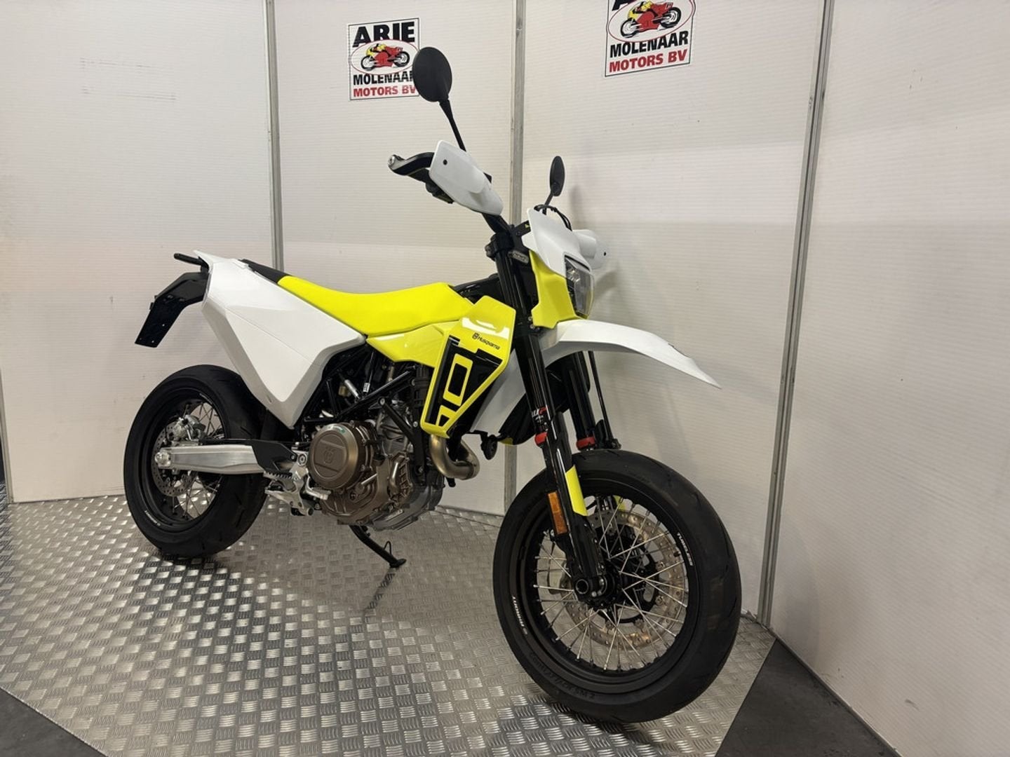 Husqvarna 701 SUPERMOTO (bj 2026), Motoren, 693 cc, Motorrijbewijs A, Bedrijf, Onbekend