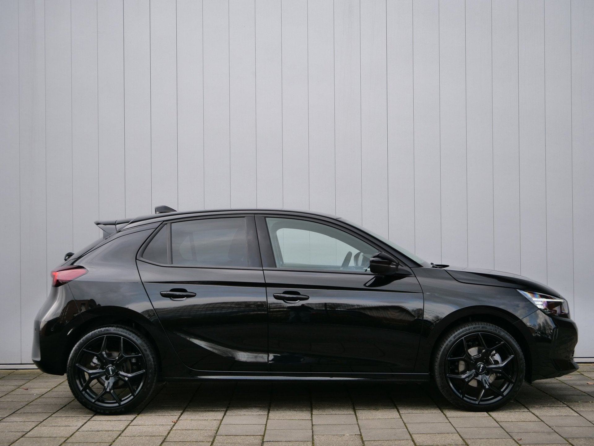 Opel Corsa 1.2 Turbo 130pk GS Automaat 18 Inch / Stoelverwar, Gebruikt, 1199 cc, 1133 kg, Zwart
