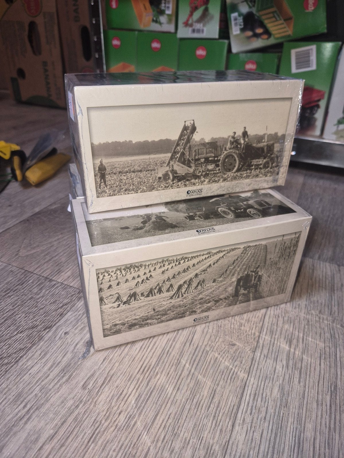 Drie Atlas Editions tractormodellen - Nieuw in doos, Overige merken, Nieuw, Ophalen of Verzenden