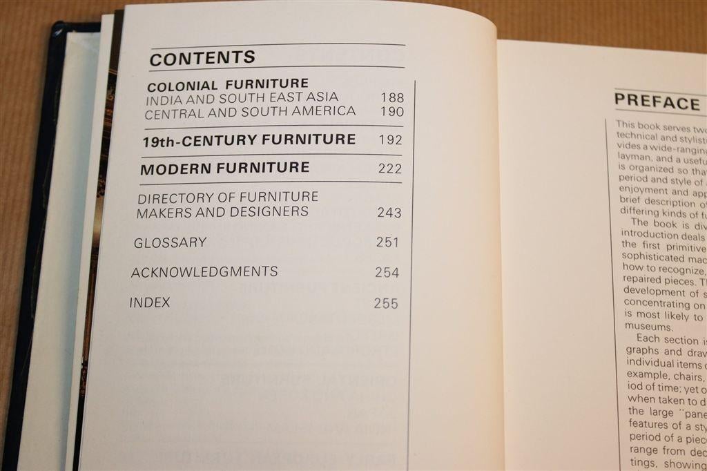 Phaidon Guide to Furniture — Andrew Brunt [1978], Ophalen of Verzenden, Gelezen, Fotografen