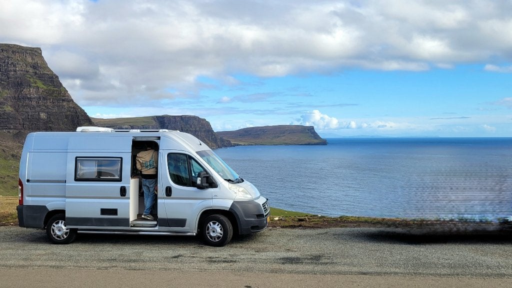 Fiat Ducato L2H2 Zelfbouwcamper | Direct klaar voor vakantie, Caravans en Kamperen, Campers, Buscamper of Camperbus, Koelkast