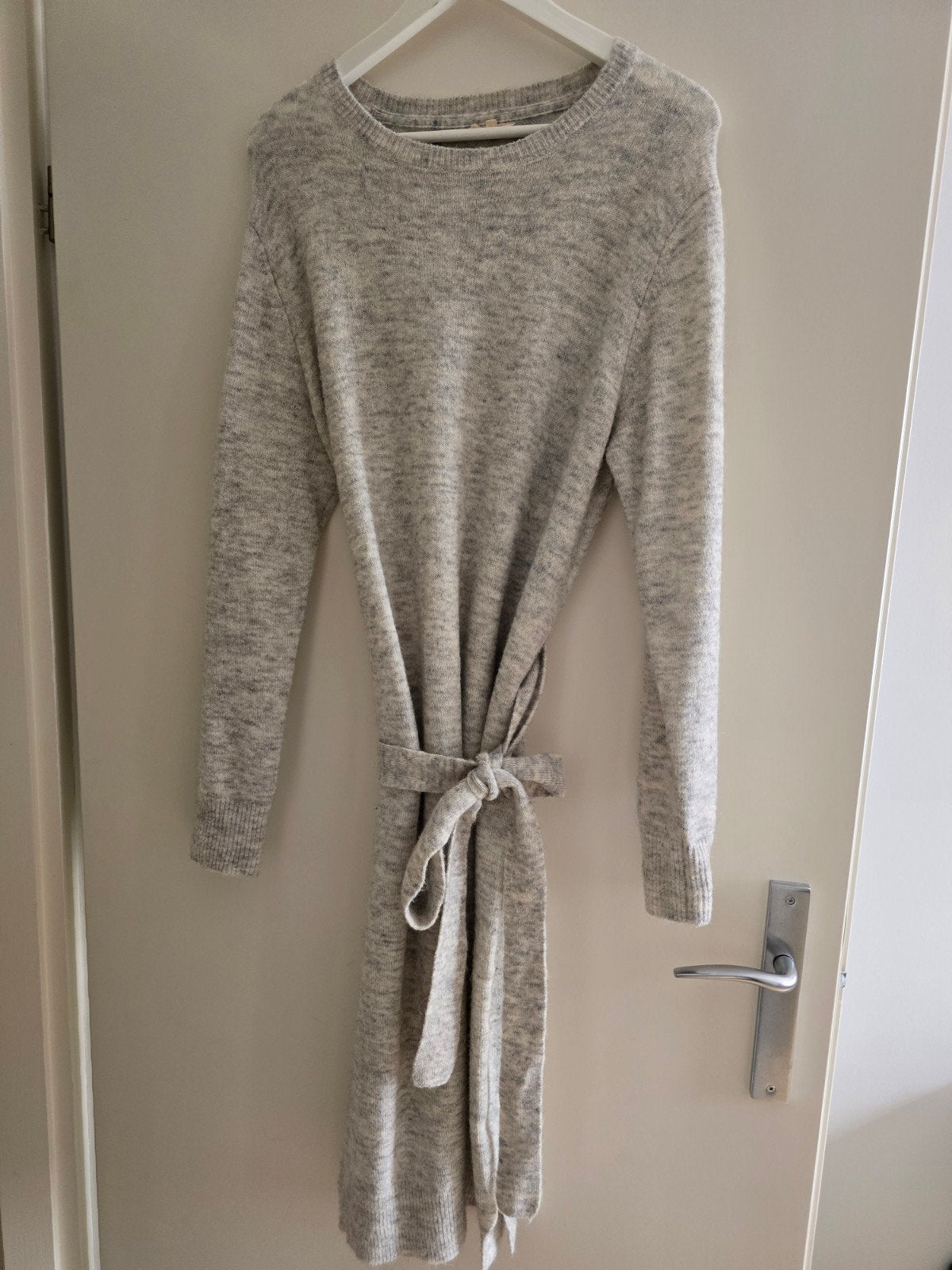 madness grijze jurk maat M, Kleding | Dames, Ophalen of Verzenden, Zo goed als nieuw, Grijs