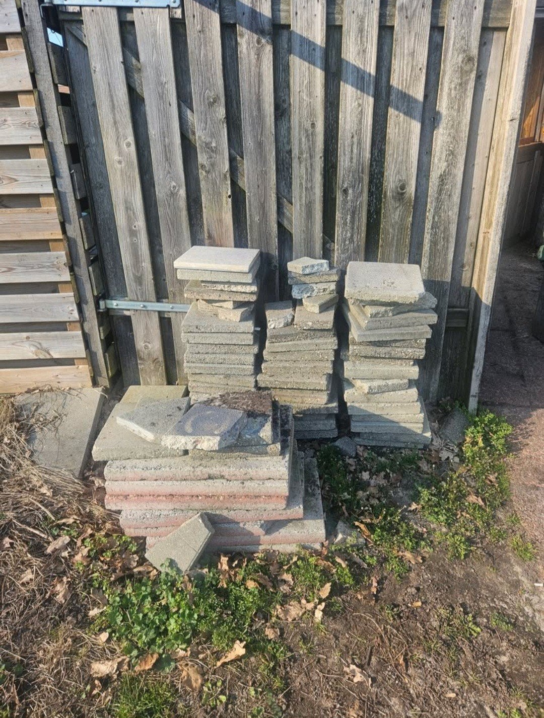 Gratis tegels zijn een paar stuk rest goed, Tuin en Terras, Ophalen, Overige materialen