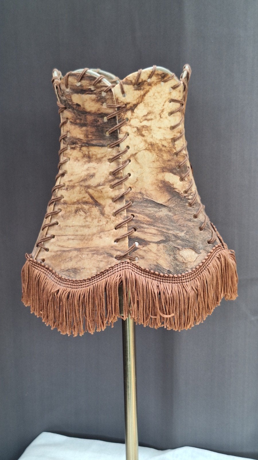 Unieke vintage lampenkap met franjes - Bruin/Beige, Ophalen of Verzenden, Beige, Rond