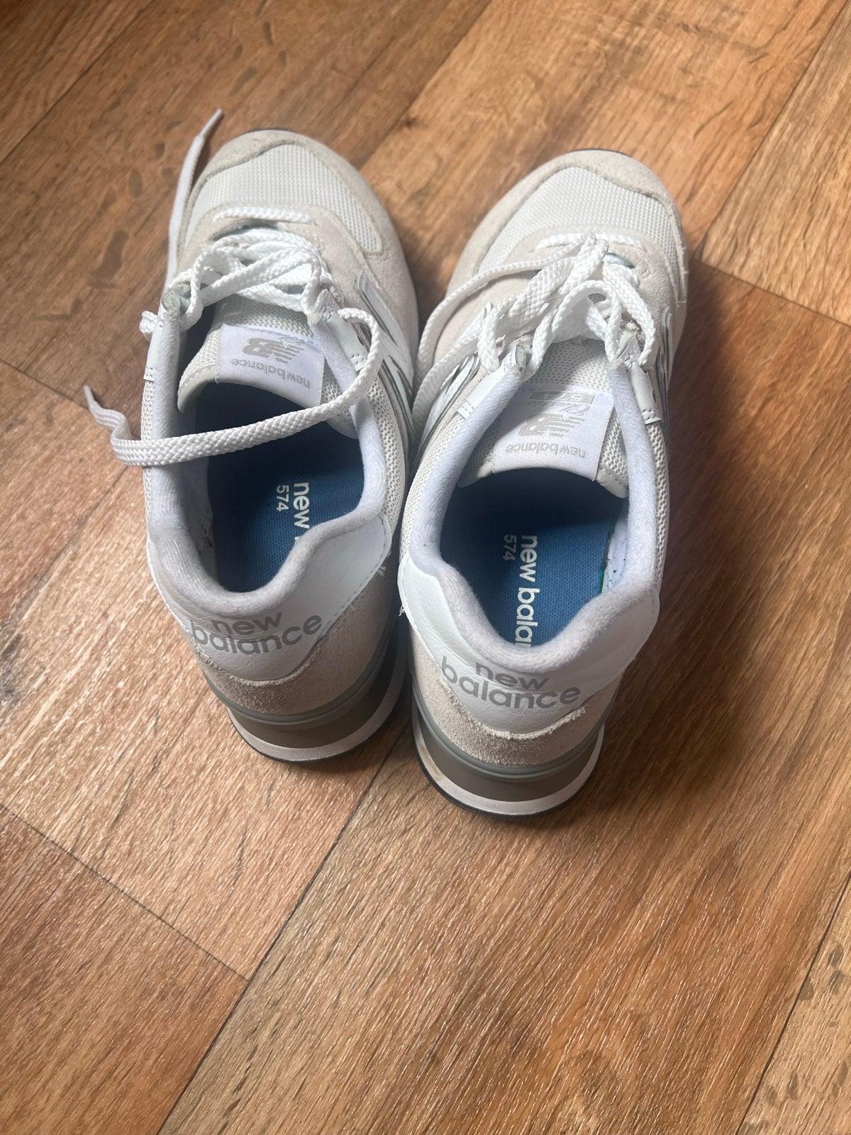 New Balance 574 Sneakers - Zo goed als nieuw, Ophalen of Verzenden, Zo goed als nieuw, Beige, Sneakers of Gympen
