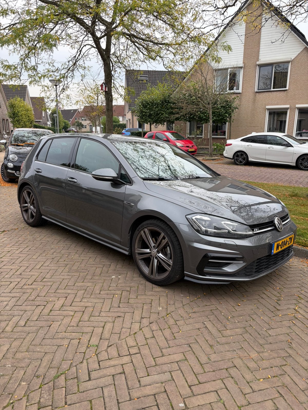 Volkswagen Golf 1.4 TSI R-Line 125pk 7-DSG 5D 2018 Grijs, 125 pk, 4 cilinders, 1191 kg, 1395 cc