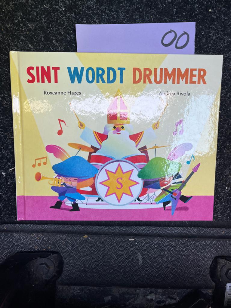 Sint Wordt Drummer - Roxeanne Hazes & Andrea Rivola, Ophalen of Verzenden, Zo goed als nieuw, Fictie algemeen