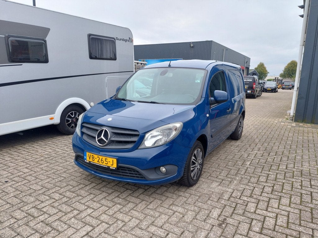 Mercedes-Benz Citan 109 CDI BlueEFFICIENCY (bj 2013), Voorwielaandrijving, Euro 5, Gebruikt, 4 cilinders