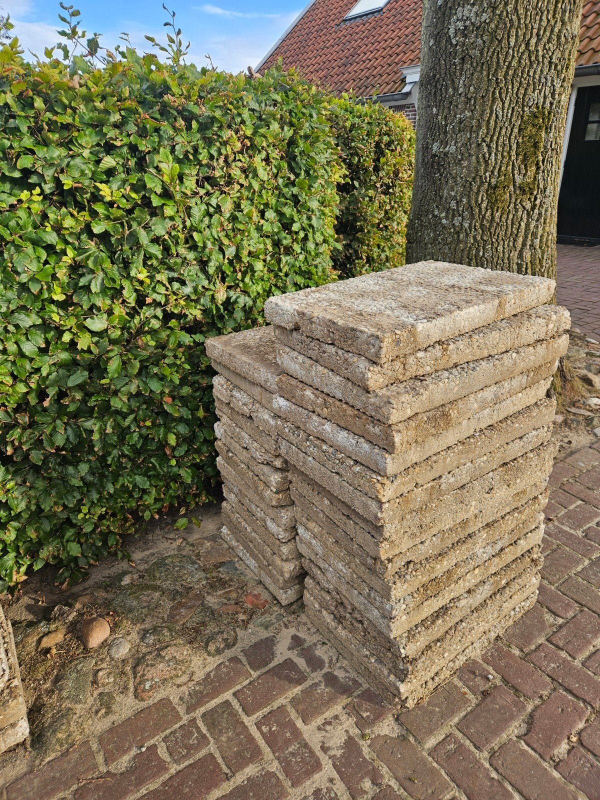 Gratis ca 44 grindtegels 40x60, Ophalen, Gebruikt, Beton, Terrastegels
