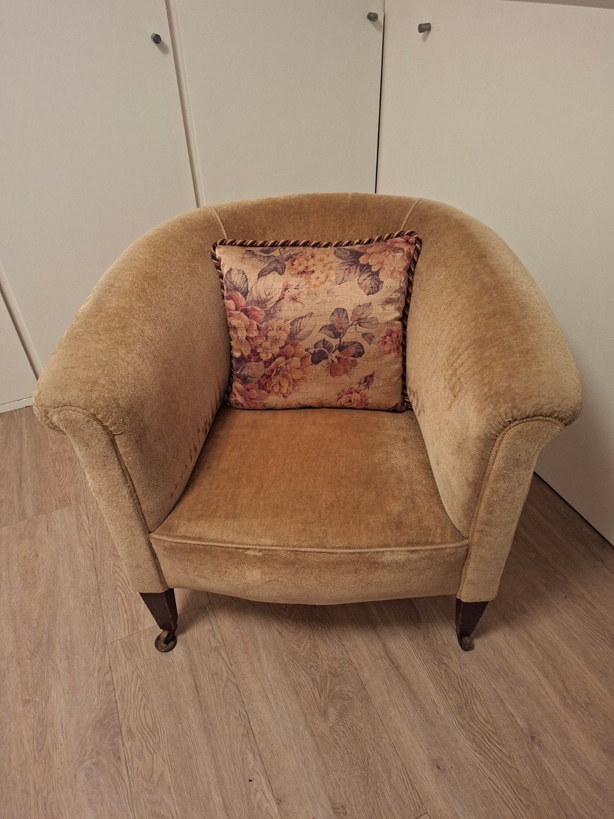 Antieke kuipstoel op wieltjes - Goede conditie, Antiek en Kunst, Antiek | Meubels | Stoelen en Banken, Ophalen