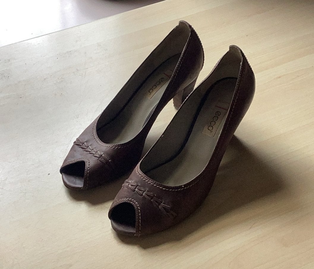 Pumps schoenen bruin 39, Kleding | Dames, Schoenen, Ophalen of Verzenden, Zo goed als nieuw, Bruin