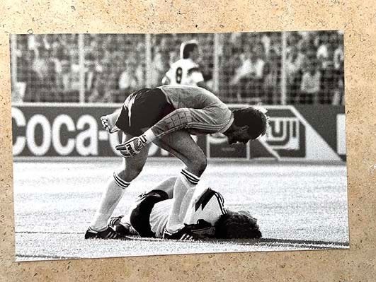 rg z/w foto 20x30 cm keeper Hans van Breukelen - 21-06-1988, Verzenden, Nieuw, PSV, Poster, Plaatje of Sticker