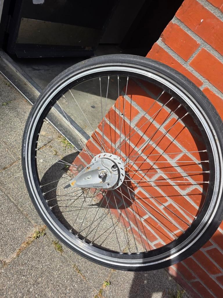 Zwart voorwiel 28inch met dynamo naaf en roller brake, Ophalen, Band