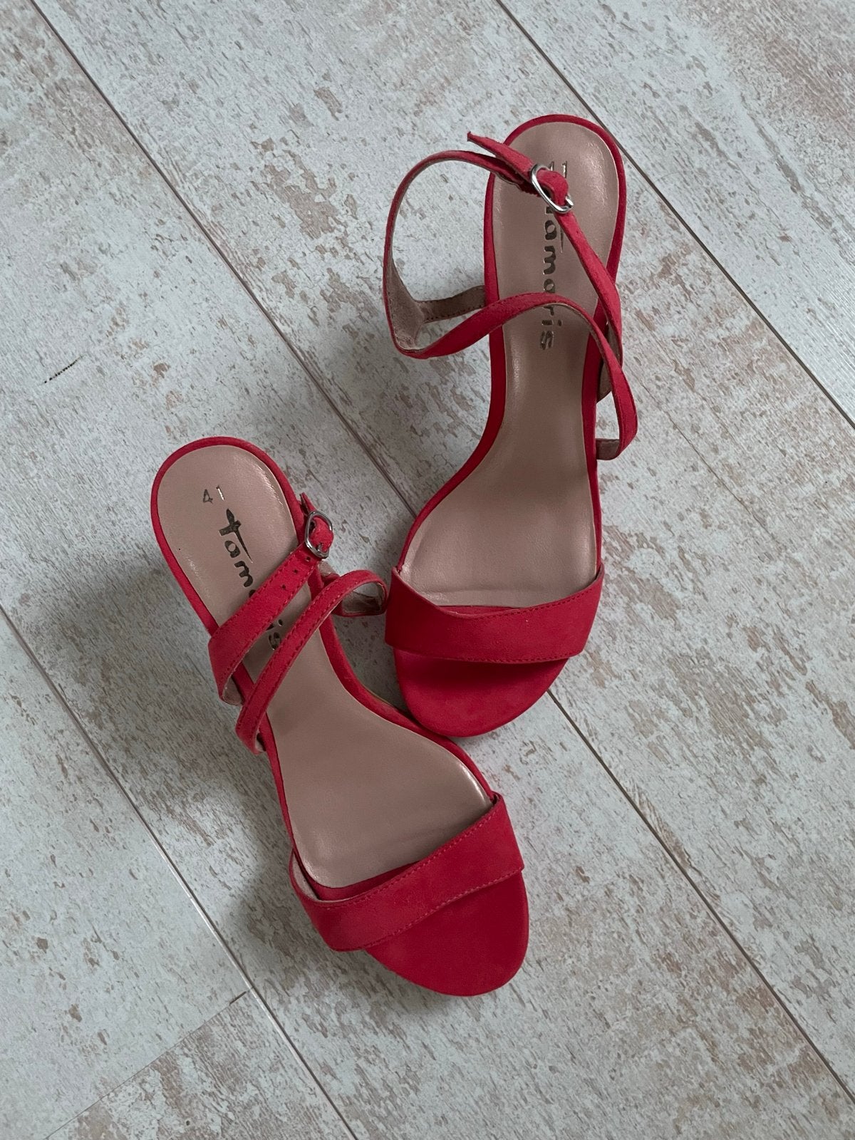 Prachtige rode Tamaris pumps, maat 41 - Zo goed als nieuw, Verzenden, Zo goed als nieuw, Rood, Pumps