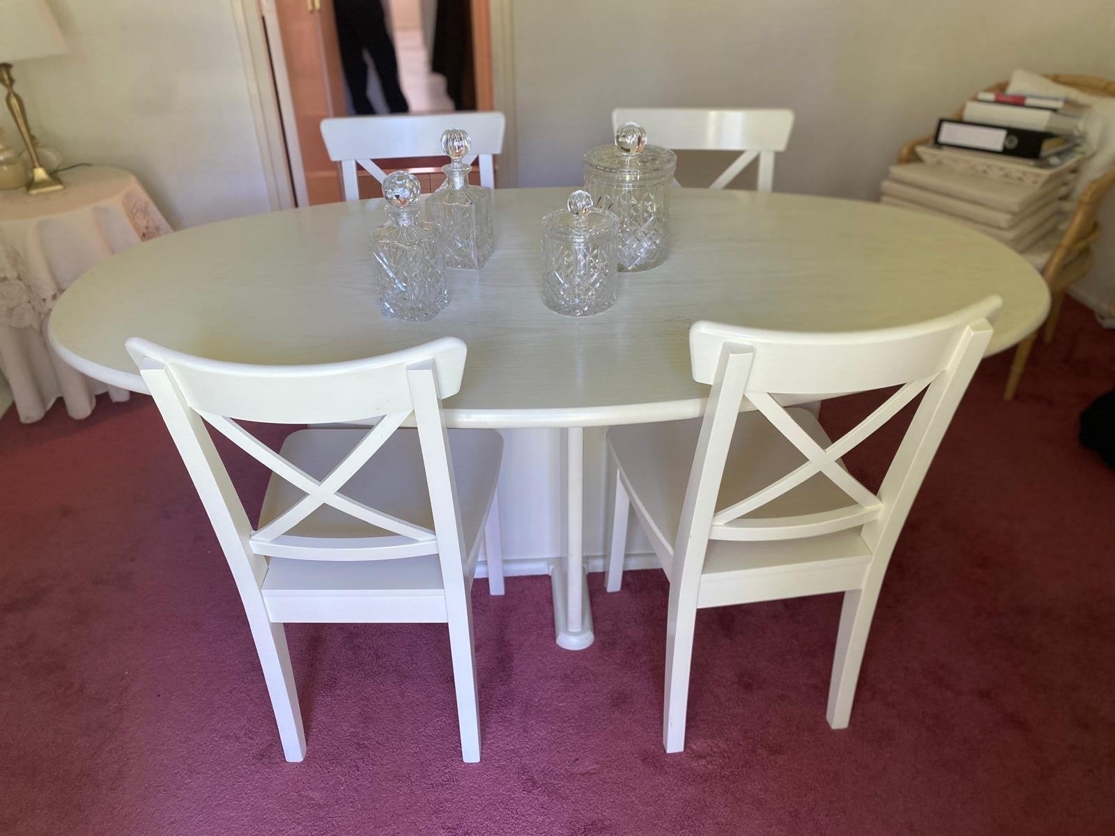 Ovale eettafel met 4 stoelen - Crème wit, Huis en Inrichting, Ophalen, Gebruikt, 100 tot 150 cm, 150 tot 200 cm