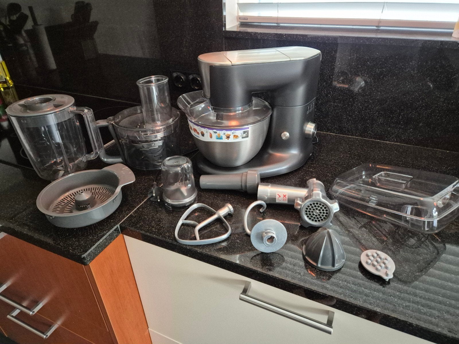 Philips Keukenmachine met veel accessoires, Gebruikt, 3 snelheden of meer, Ophalen of Verzenden, 2 tot 3 liter