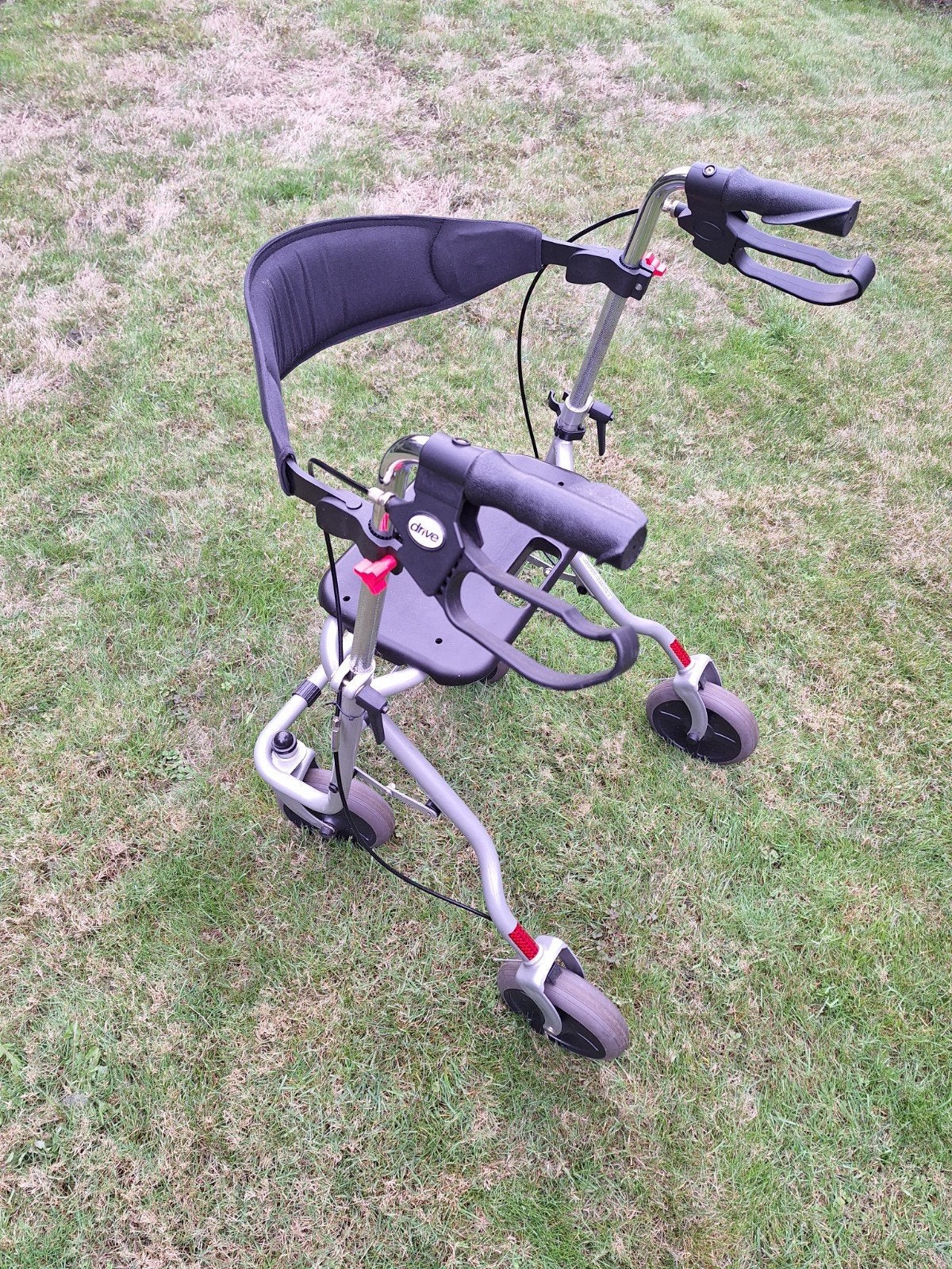 rollator merk drive verstelbaar en opklapbaar, Ophalen