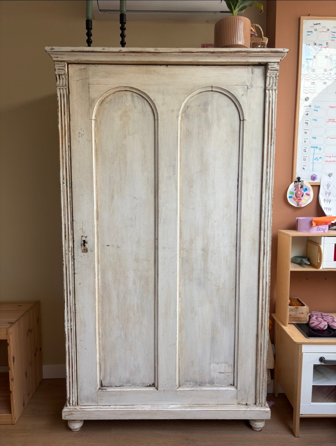 Brocante kast wit, Antiek en Kunst, Ophalen