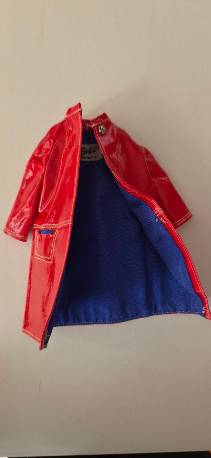 Vintage Barbie regenjasje - Rood met blauwe voering, Ophalen of Verzenden, Zo goed als nieuw