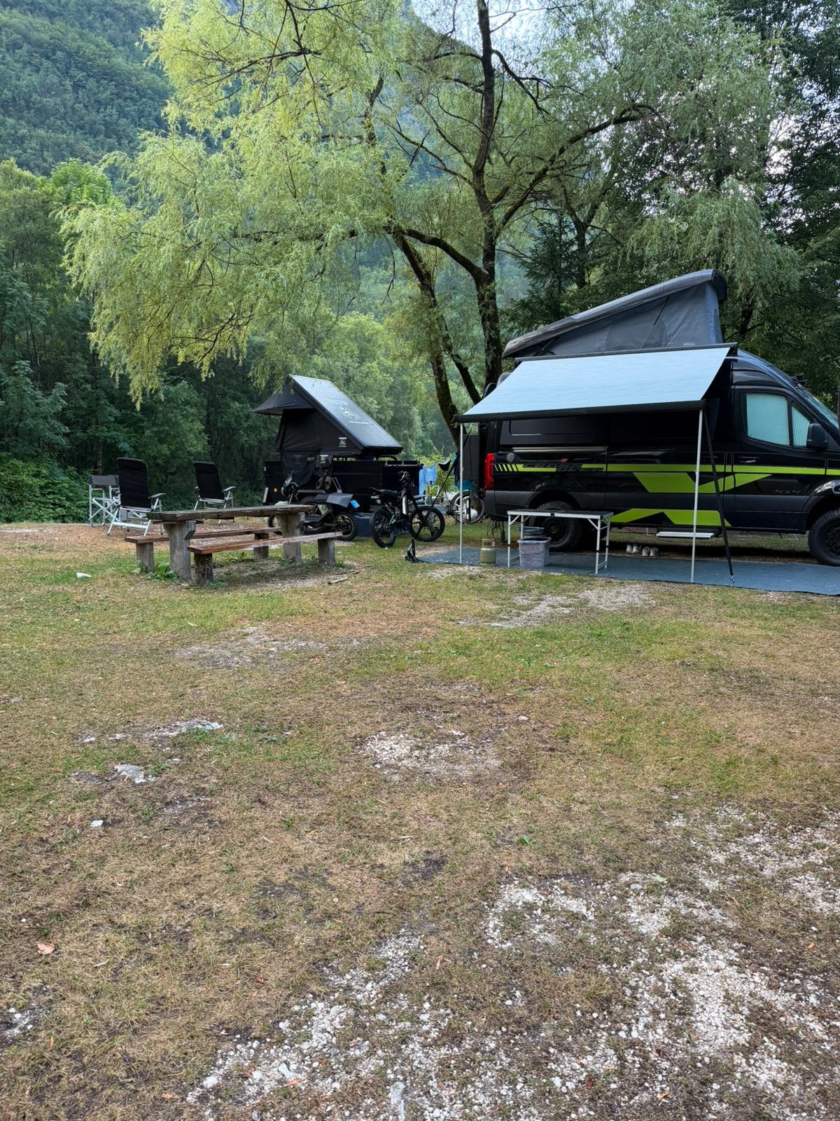 Hymer Camperbus 4x4 met daktent en trailer, Caravans en Kamperen, Automaat, Ringverwarming, Diesel, Buitenlamp